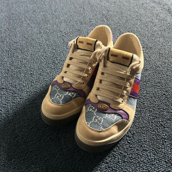 Women’s Gucci Beige and Purple Casual Sneakers

100% authentic - Picture 1 of 8
